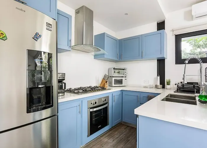 Chic Townhouse With Private Pool And Rooftop View *