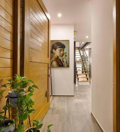 Chic Townhouse With Private Pool And Rooftop View Hébergement de vacances